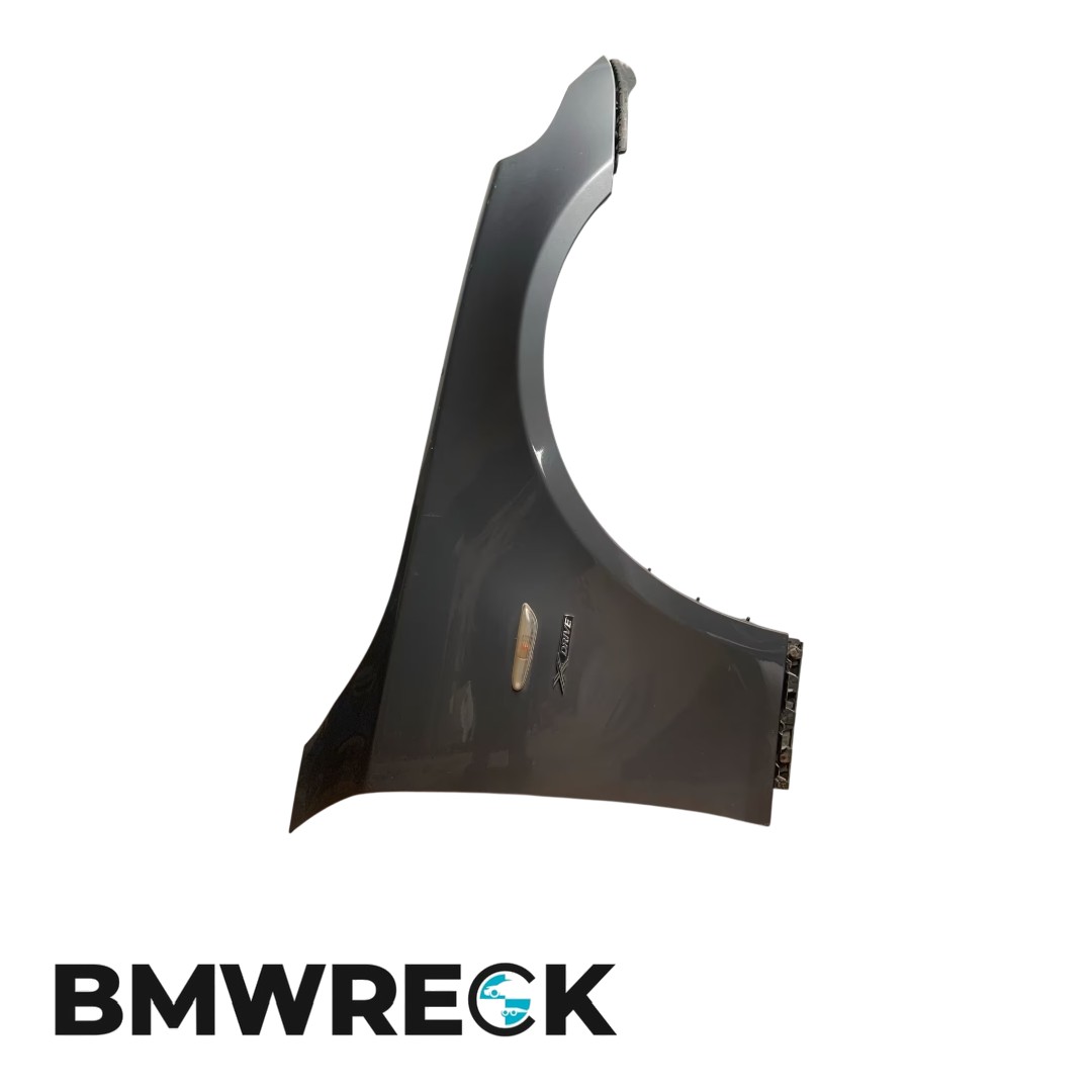 BMW E60 / E61 – Pravý přední blatník Silbergrau